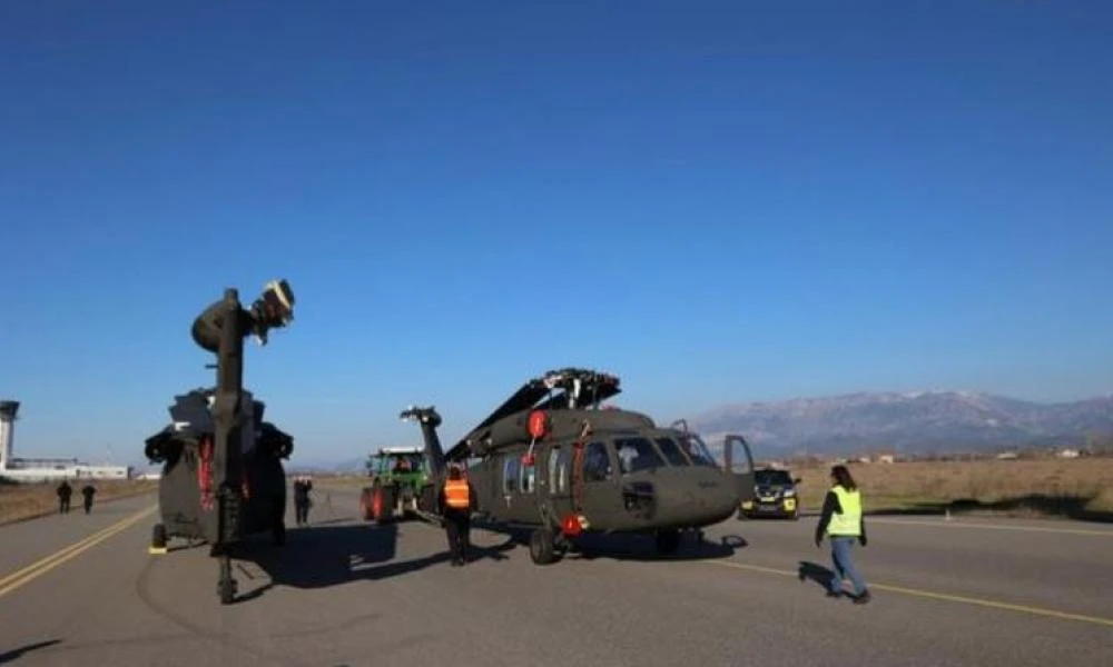 Η Αλβανία παρέλαβε τα πρώτα ελικόπτερα Black Hawk από τις ΗΠΑ (Βίντεο)